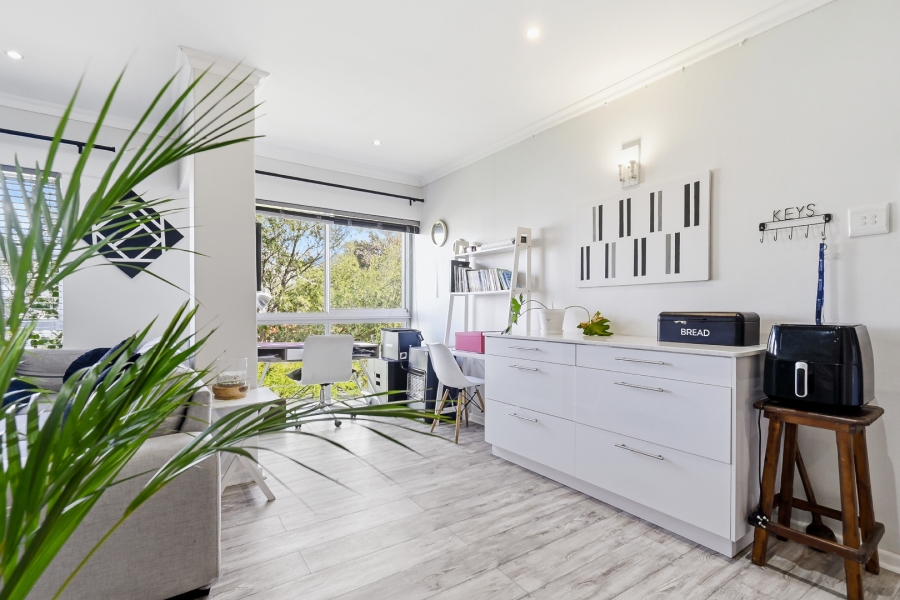1 Bedroom Property for Sale in Wynberg Upper Western Cape